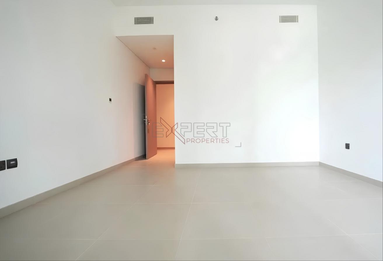 Holiday Apartment | Burj Views | High Floor Unit photo 5