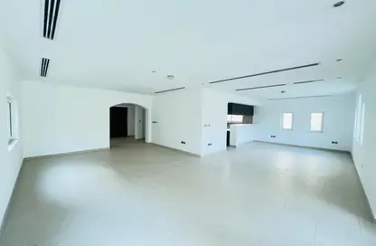 Villa - 3 Bedrooms - 4 Bathrooms for rent in District 6 - Jumeirah Park - Dubai
