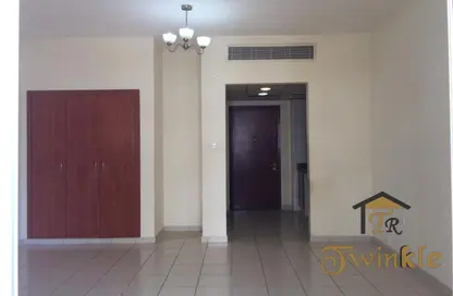 شقة - 1 حمام للايجار في C01 - طراز الصين - المدينة العالمية - دبي شقة - 1 حمام للايجار في C01 - طراز الصين - المدينة العالمية - دبي