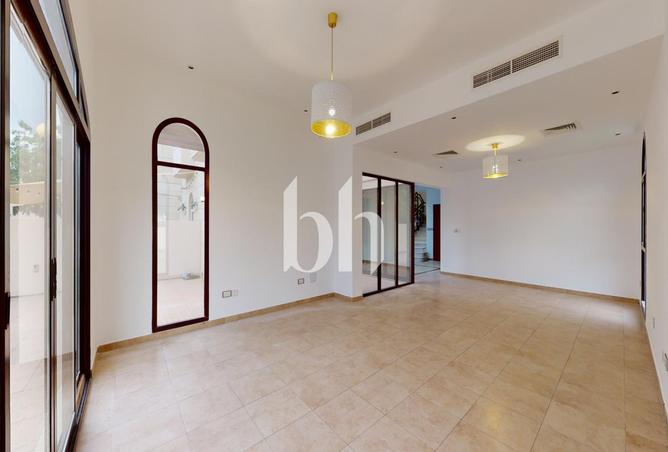 54399100 - Property Main Image