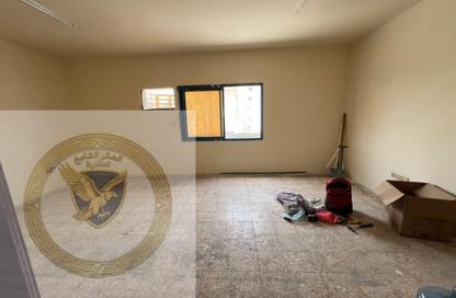 Apartment - 2 Bedrooms - 2 Bathrooms for rent in Bu Tina - Al Sharq - Sharjah