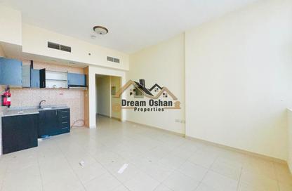 Apartment - Studio - 1 Bathroom for rent in Silicon Gates 4 - Silicon Gates - Dubai Silicon Oasis - Dubai