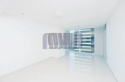 شقة - غرفة نوم - 2 حمامات للايجار في برج السلام - شارع الشيخ زايد - دبي