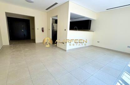 Townhouse - 1 - 2 for rent in Nakheel Villas - District 12 - Jumeirah Village Circle - Dubai