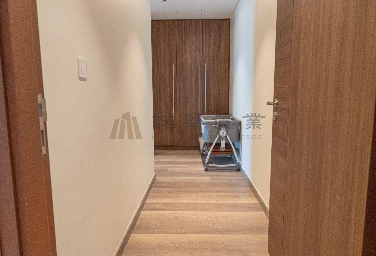 Ready To Move | Burj Khalifa View | Spacious photo 17