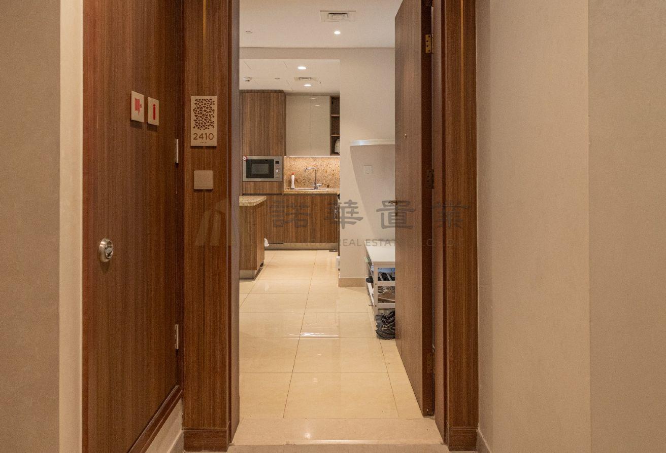 Ready To Move | Burj Khalifa View | Spacious photo 5