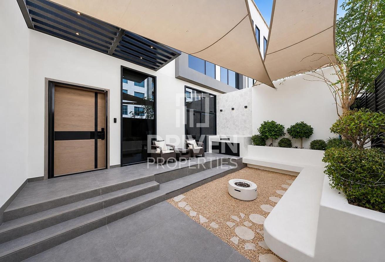 Luxurious TH | Turnkey Smart Home | Community View photo 27