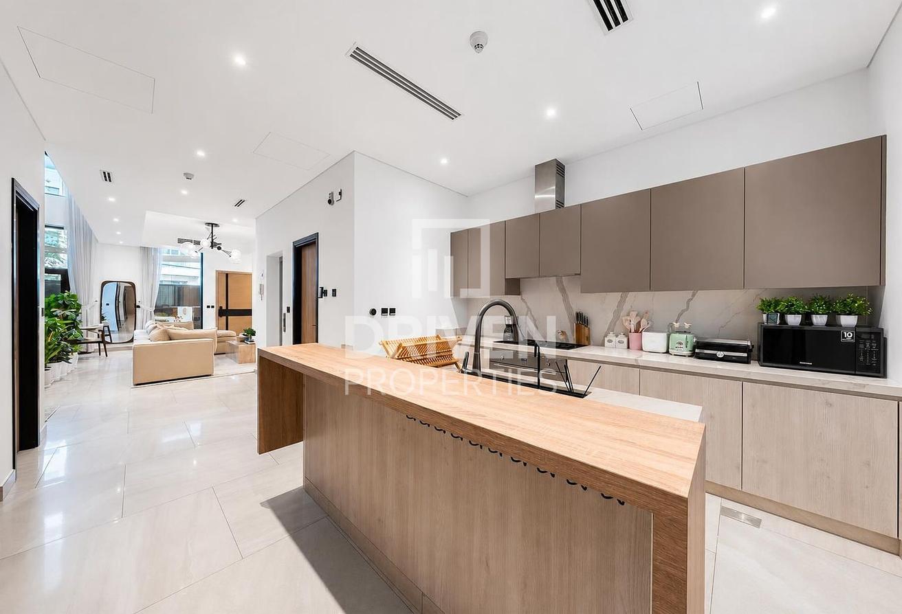 Luxurious TH | Turnkey Smart Home | Community View photo 20