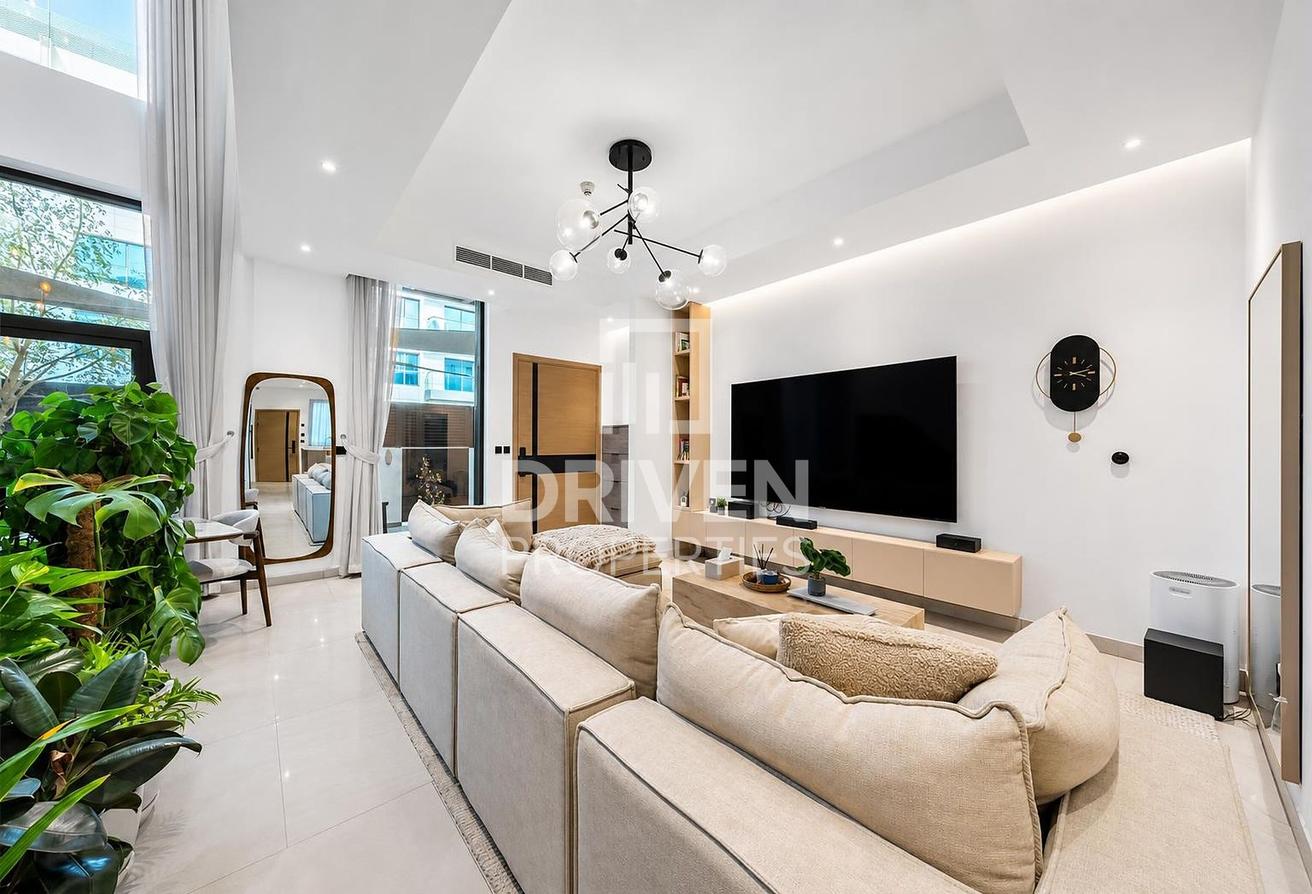 Luxurious TH | Turnkey Smart Home | Community View photo 5