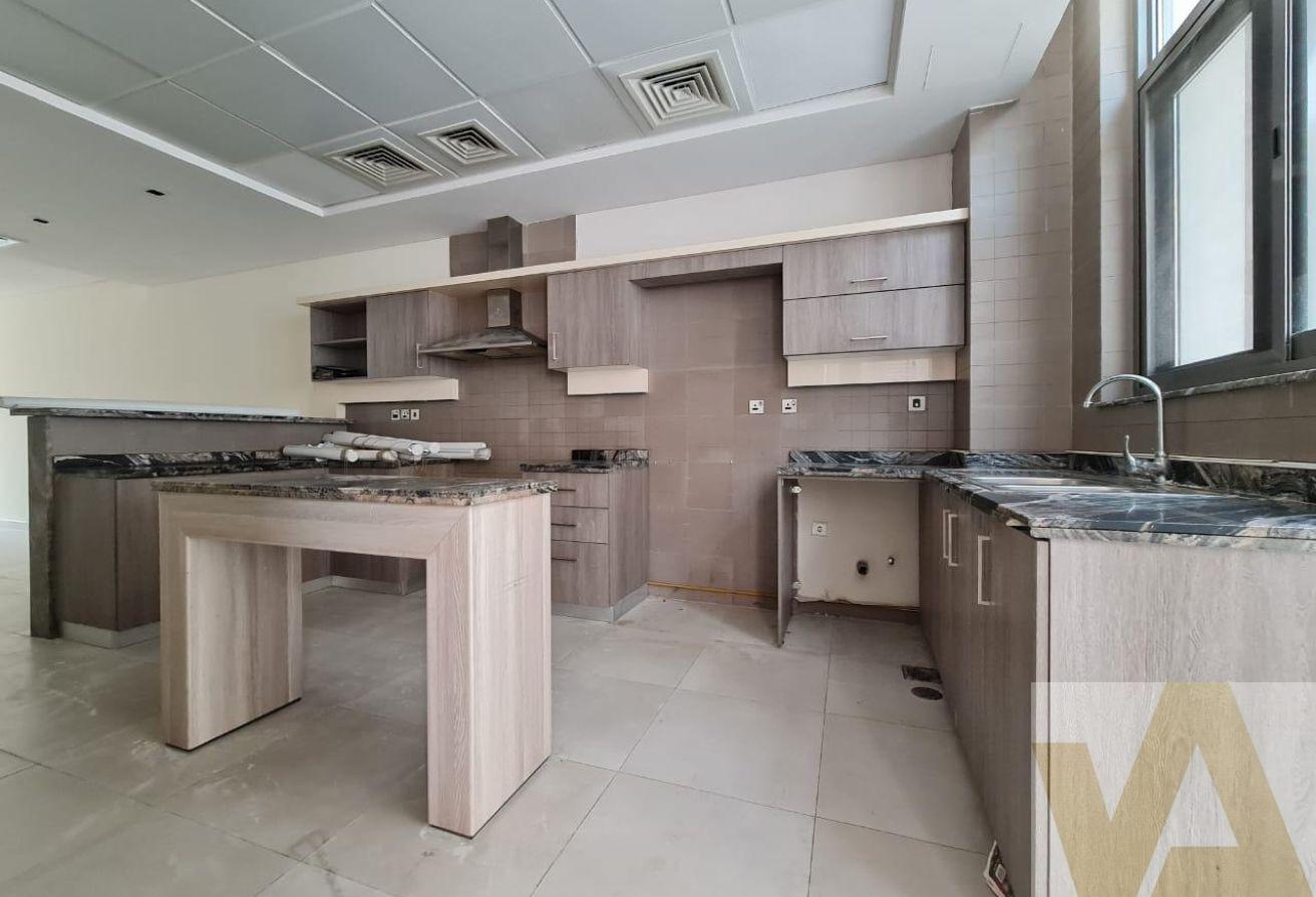 Amazing | Fully modern | 4bhk photo 7