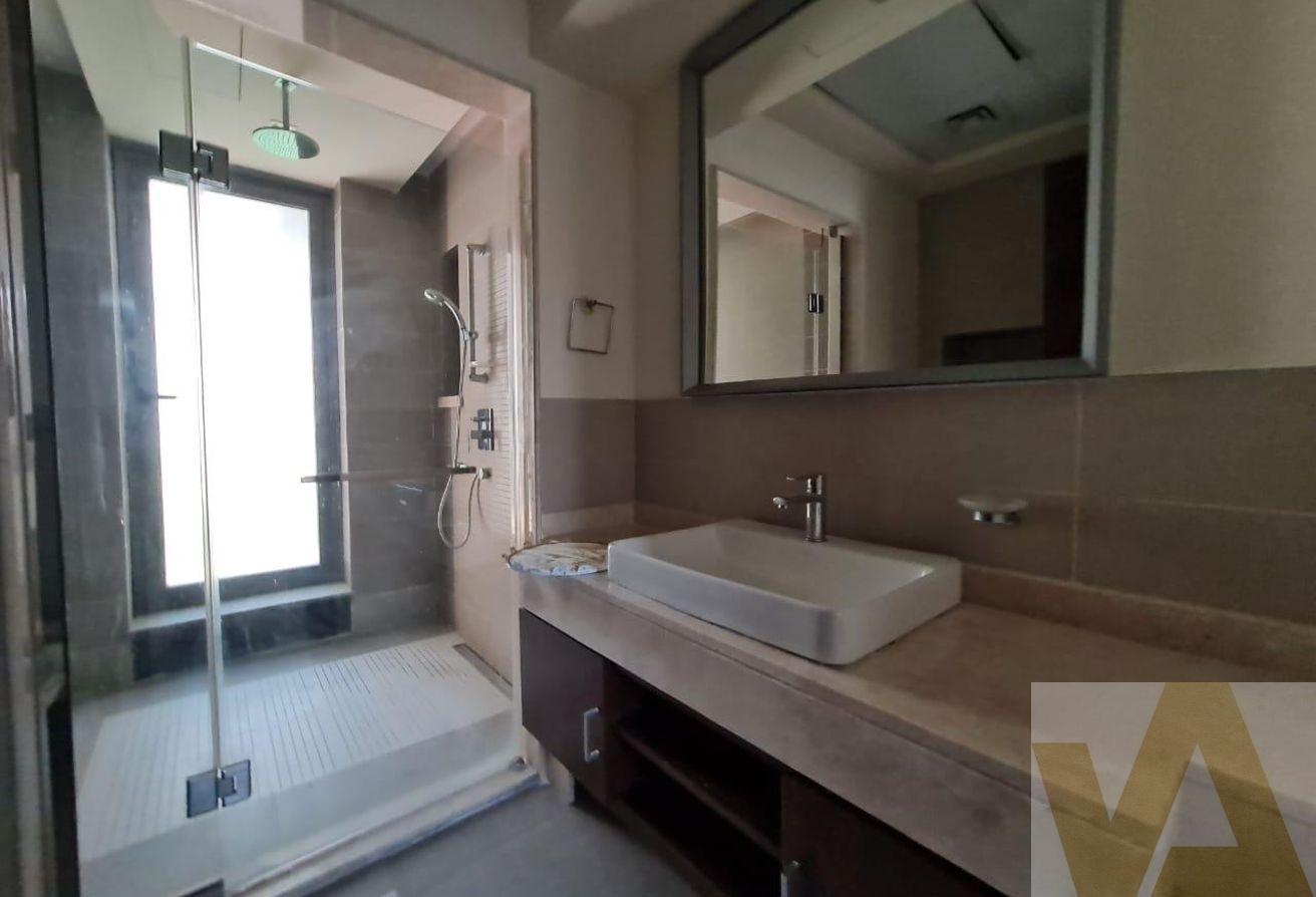 Amazing | Fully modern | 4bhk photo 8