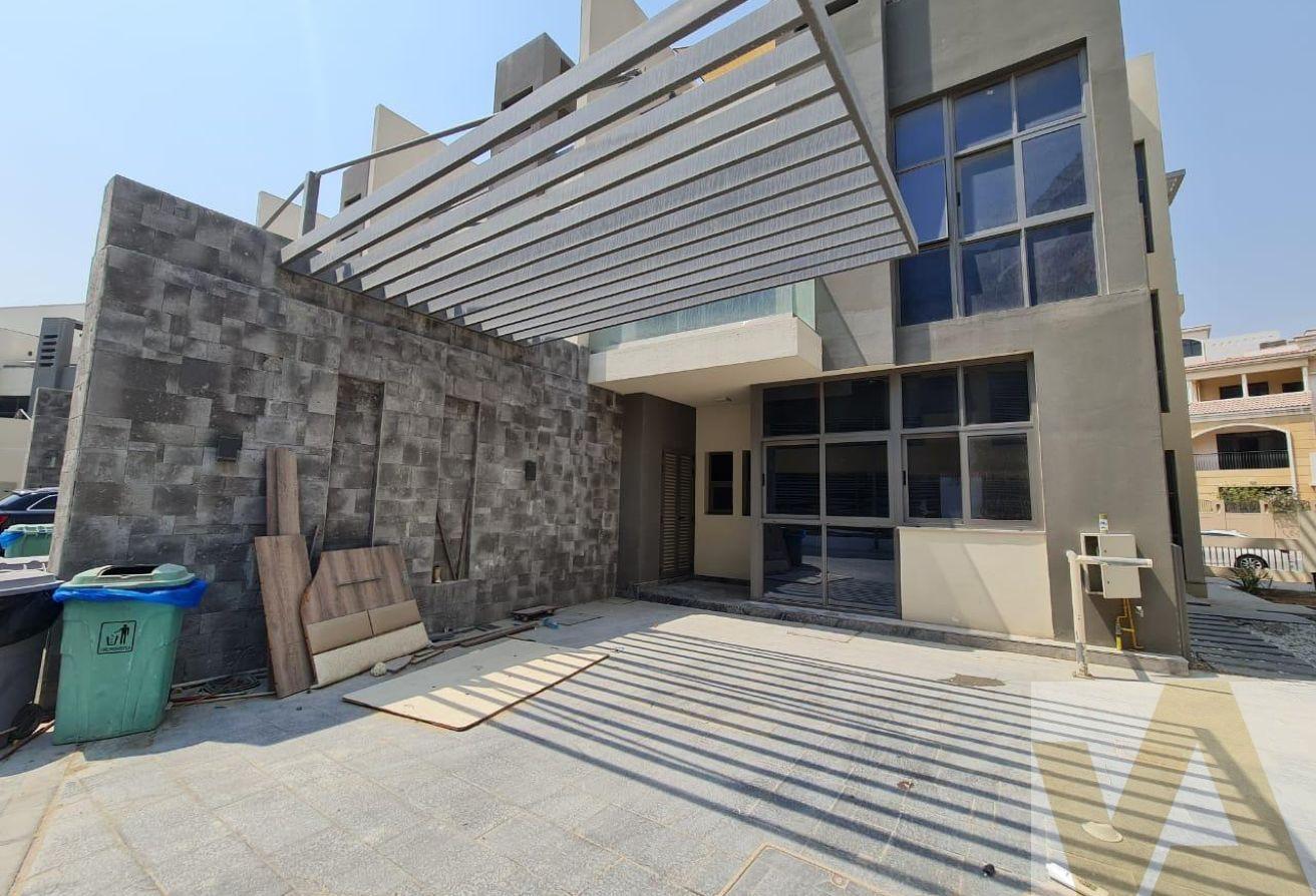 Amazing | Fully modern | 4bhk photo 5