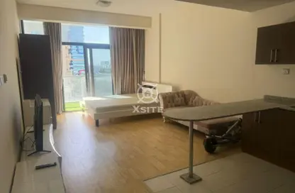 Apartment - Studio - 1 Bathroom for rent in Binghatti Apartments - Dubai Silicon Oasis - Dubai