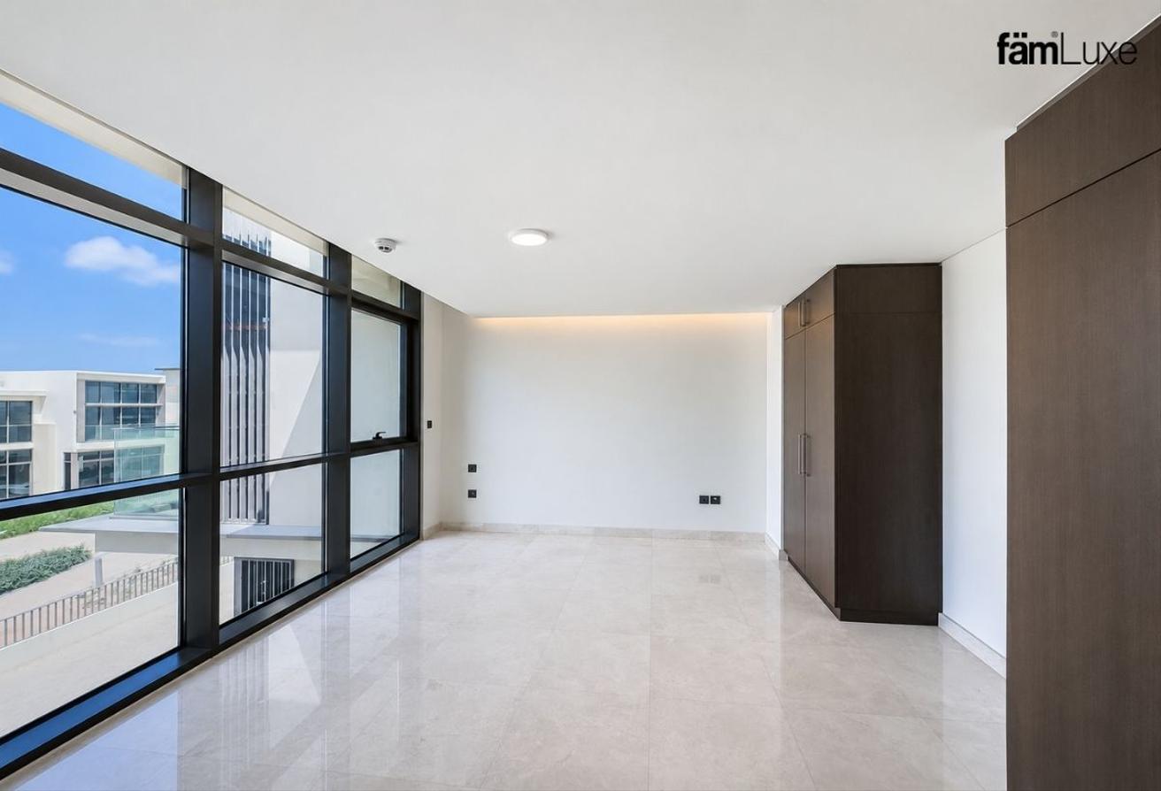 Lowest Price In Market | Pool | Vastu | On Park — image 23 of 23