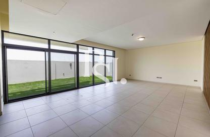 Villa - 4 - 5 for rent in West Yas - Yas Island - Abu Dhabi