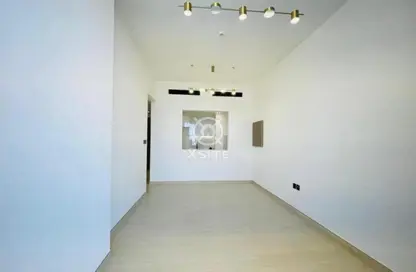 شقة - 2 غرف نوم - 2 حمامات للايجار في بن غاطي كريست - الضاحية 13 - قرية جميرا الدائرية - دبي