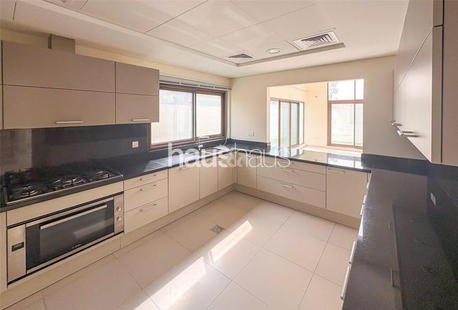 73112931 - Property Image 3