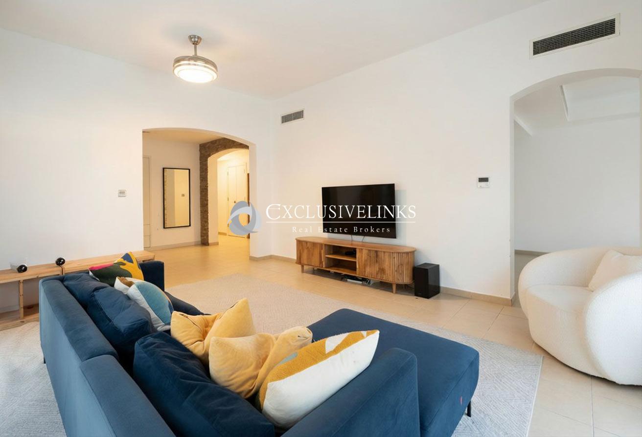 Family Home | Private Pool | Generous Space photo 4