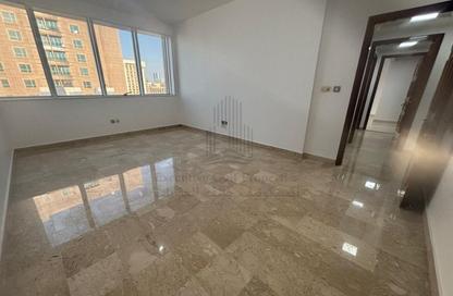 Apartment - 3 Bedrooms - 3 Bathrooms for rent in Hamdan Street - Abu Dhabi