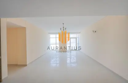 Apartment - 3 Bedrooms - 3 Bathrooms for rent in Oasis Tower 1 - Dubai Sports City - Dubai