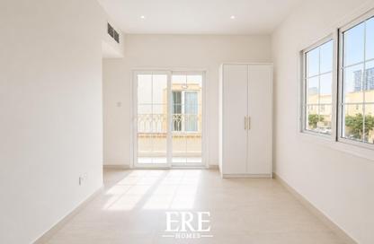 Villa - 2 Bedrooms - 3 Bathrooms for rent in Springs 8 - The Springs - Dubai