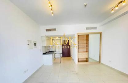 Apartment - Studio - 1 for rent in Oxford Building - District 14 - Jumeirah Village Circle - Dubai