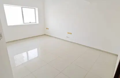 شقة - 1 حمام للايجار في شارع التعاون الجديد - التعاون - الشارقة