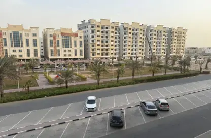 شقة - 2 غرف نوم - 3 حمامات للبيع في قرية الاميرة - الياسمين - عجمان