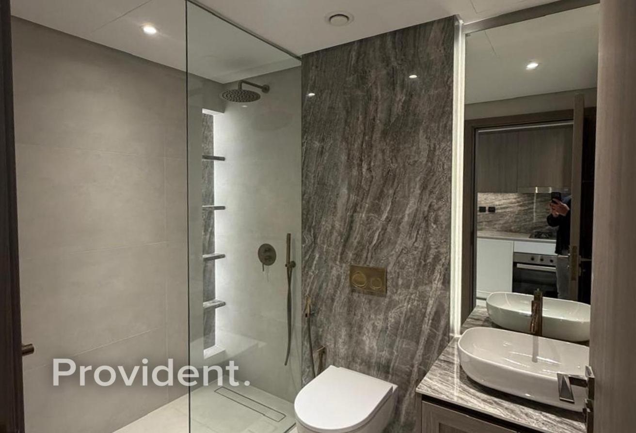 Easy Cheques | Turnkey | Spacious | High Demand photo 9