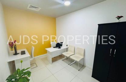 Office Space - Studio - 1 Bathroom for rent in Al Fajer Complex - Oud Metha - Bur Dubai - Dubai