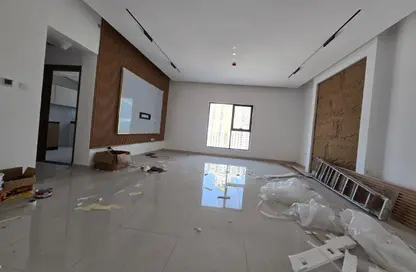 Apartment - 3 Bedrooms - 3 Bathrooms for rent in Corniche Tower - Ajman Corniche Road - Ajman