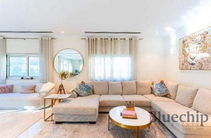 Villa - 3 Bedrooms - 4 Bathrooms for rent in District 7 - Jumeirah Park - Dubai