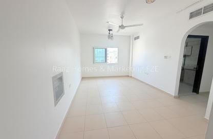 Apartment - 1 - 2 for rent in Al Qulaya'ah - Al Sharq - Sharjah Apartment - 1 - 2 for rent in Al Qulaya'ah - Al Sharq - Sharjah