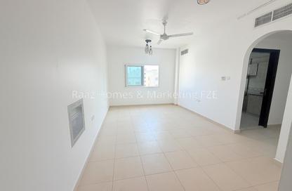 Apartment - 1 - 2 for rent in Al Qulaya'ah - Al Sharq - Sharjah Apartment - 1 - 2 for rent in Al Qulaya'ah - Al Sharq - Sharjah