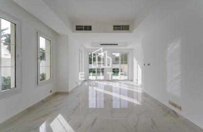 Villa - 3 Bedrooms - 3 Bathrooms for sale in Springs 2 - The Springs - Dubai