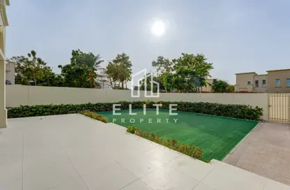 فيلا - 3 غرف نوم - 3 حمامات للبيع في الينابيع 2 - الينابيع - دبي