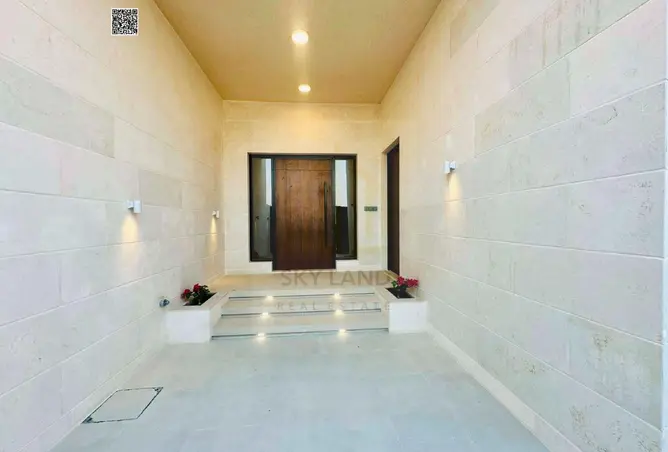 135602562 - Property Image 3