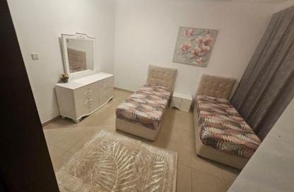 Apartment - 2 Bedrooms - 3 Bathrooms for sale in Al Khan - Sharjah