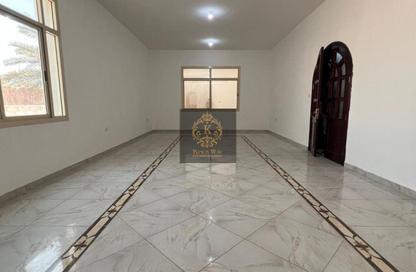 Villa - 4 - 6 for rent in Mohamed Bin Zayed City - Abu Dhabi