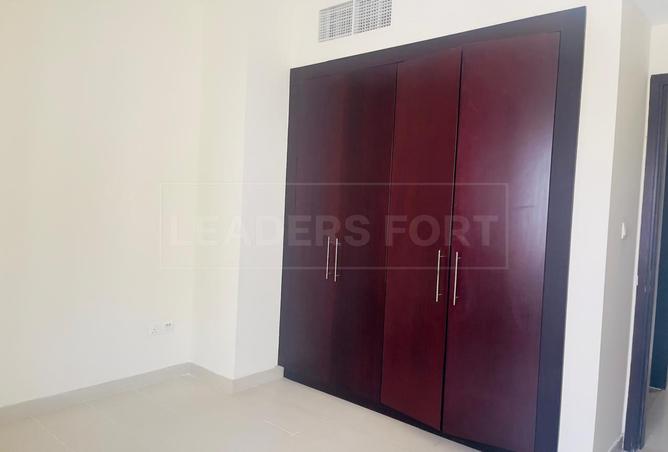 Gated Community | Close to Metro | School Nearby photo 2
