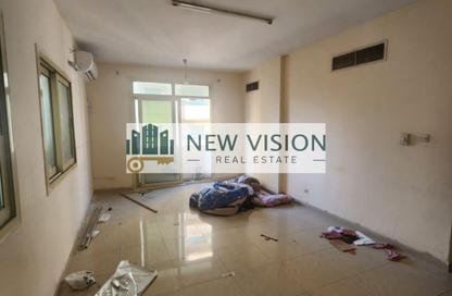 Apartment - Studio - 1 Bathroom for rent in Al Plaza Building - Al Ghuair - Al Gharb - Sharjah