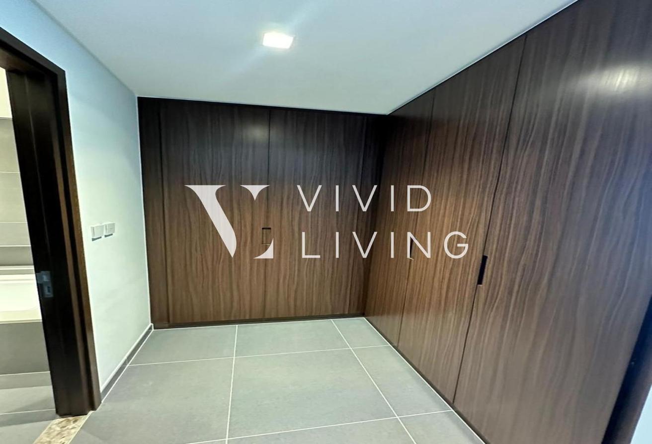 Sea View | vacant | Spacious Layout photo 9