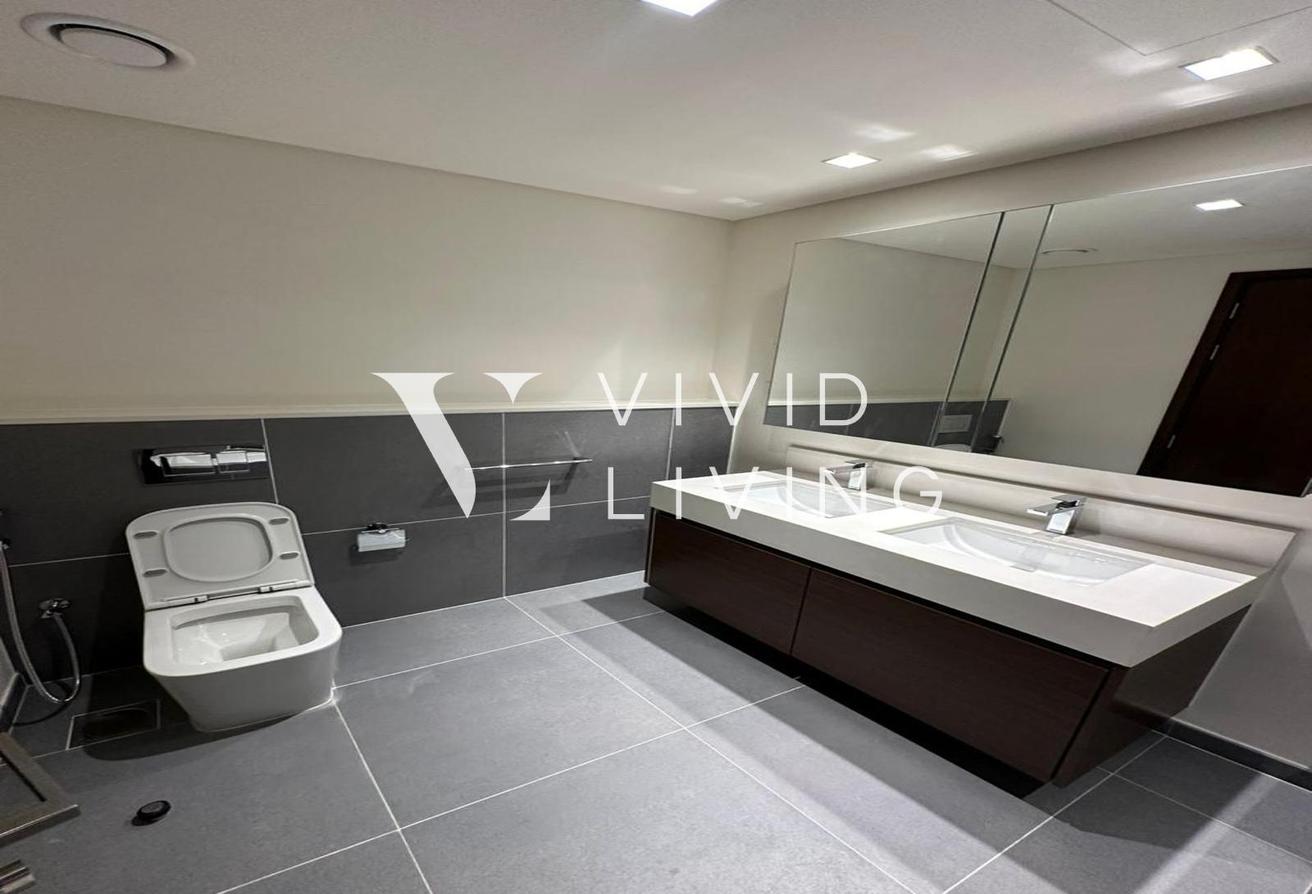 Sea View | vacant | Spacious Layout photo 5