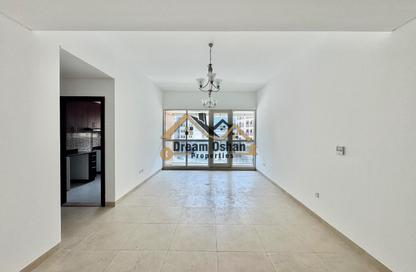Apartment - 1 Bedroom - 2 Bathrooms for rent in Al Marzooqi Tower - Al Jaddaf - Dubai