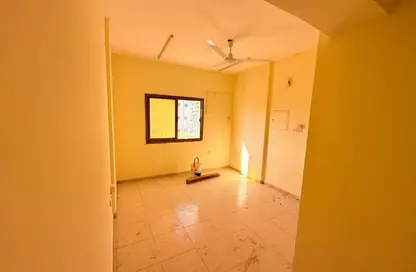 شقة - غرفة نوم - 1 حمام للايجار في مساكن كورنيش عجمان - طريق كورنيش عجمان - عجمان