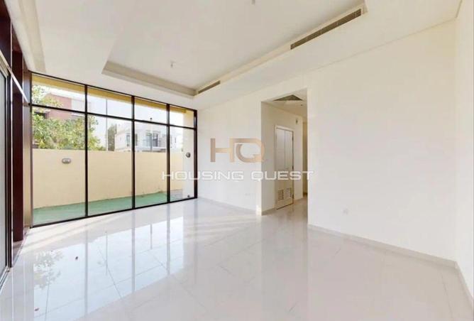 Spacious 3BR + Maid |Prime Location |Ready to Move photo 2