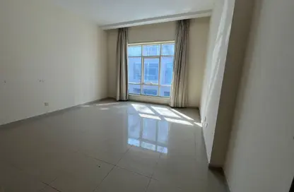 Apartment - 3 Bedrooms - 4 Bathrooms for rent in New Al Taawun Road - Al Taawun - Sharjah