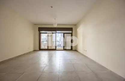 شقة - 2 غرف نوم - 5 حمامات للايجار في بناية الوليد - الضاحية 13 - قرية جميرا الدائرية - دبي