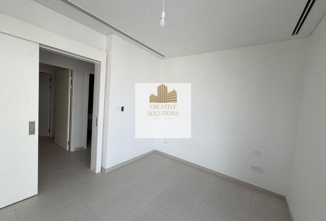 3-bed villa in Jebel Ali Village Townhouses · Brand new · City view — photo 3
