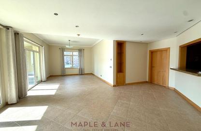 Apartment - 3 Bedrooms - 3 Bathrooms for rent in Al Das - Shoreline Apartments - Palm Jumeirah - Dubai